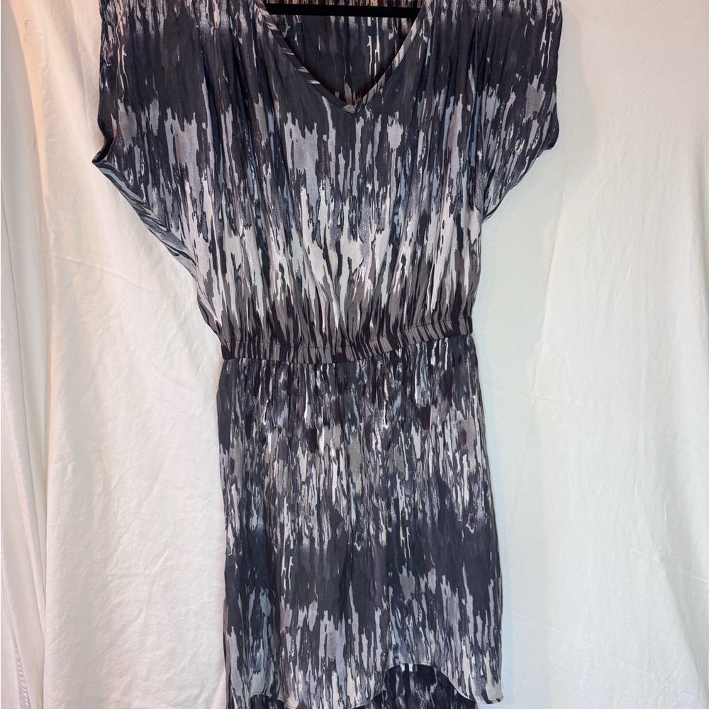 Chic Express Women's Size XS/TP Gray Black White Abstract Hi-Low Tunic Dress Top